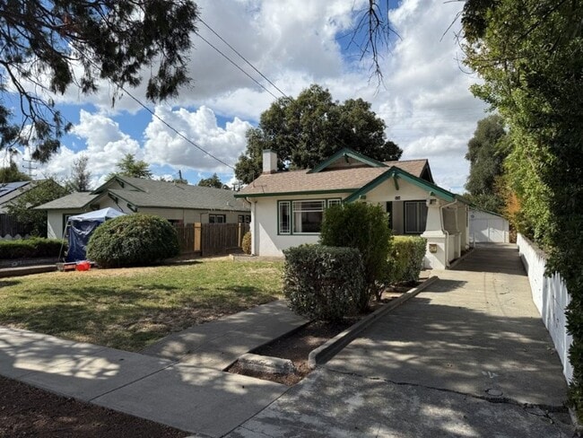 339 N Jefferson St in Dixon, CA - Building Photo - Building Photo