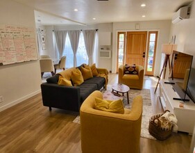 450 Rexford Dr in Beverly Hills, CA - Building Photo - Building Photo
