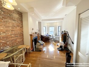 71 Gainsborough St, Unit 301 in Boston, MA - Building Photo - Building Photo