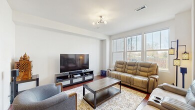 527 Watercress Dr in Aurora, IL - Foto de edificio - Building Photo