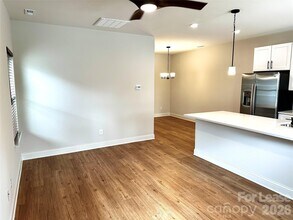 521 N Linwood Ave in Charlotte, NC - Building Photo - Building Photo