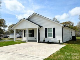 2020 Pennsylvania Ave in Kannapolis, NC - Building Photo