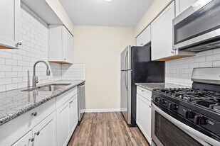 Huron River Wyandotte Apartments in Wyandotte, MI - Building Photo