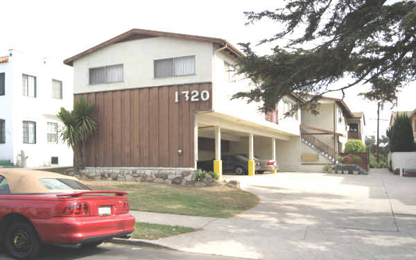 1320 S Ridgeley Dr in Los Angeles, CA - Foto de edificio - Building Photo