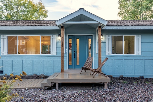 property at 815 Waverly Pl