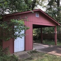 303 Ruffin Dr in Sardis, MS - Building Photo