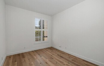 5895 Friars Rd in San Diego, CA - Building Photo - Building Photo