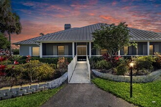 8135 White Fences Ln in Vero Beach, FL - Building Photo - Building Photo