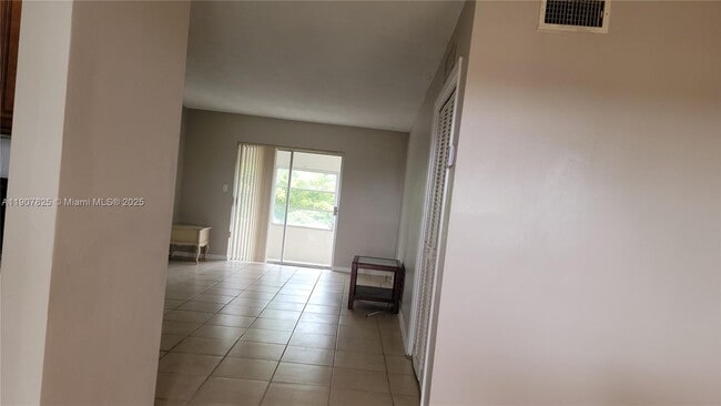 4731 NW 10th Ct in Plantation, FL - Foto de edificio - Building Photo
