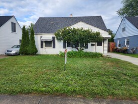 22828 Almond Ave in Eastpointe, MI - Building Photo