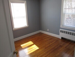 12 Waverley St in Waltham, MA - Building Photo - Building Photo