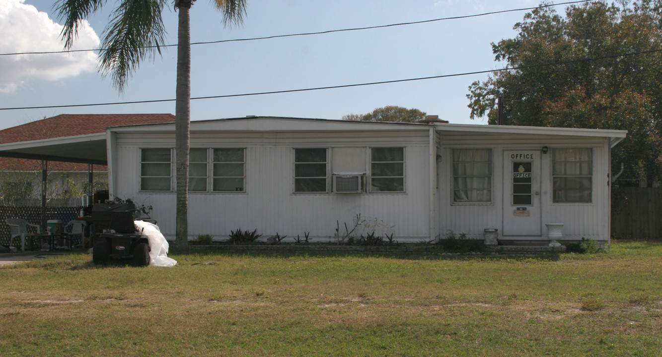 Green Meadows Mobile Home Park in Largo, FL - Building Photo