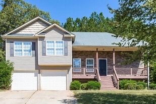 10 Stone Ridge Dr in Covington, GA - Building Photo