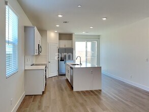 846 English Primrose St in Henderson, NV - Building Photo - Building Photo
