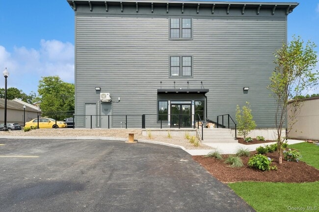 153 Greenwich Ave in Goshen, NY - Building Photo - Building Photo