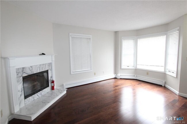 7 Bittersweet Ln in South Windsor, CT - Building Photo - Building Photo