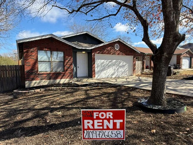 4455 Sherwood Way in San Antonio, TX - Building Photo - Building Photo