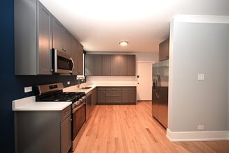 1631 Monroe St in Evanston, IL - Building Photo - Building Photo