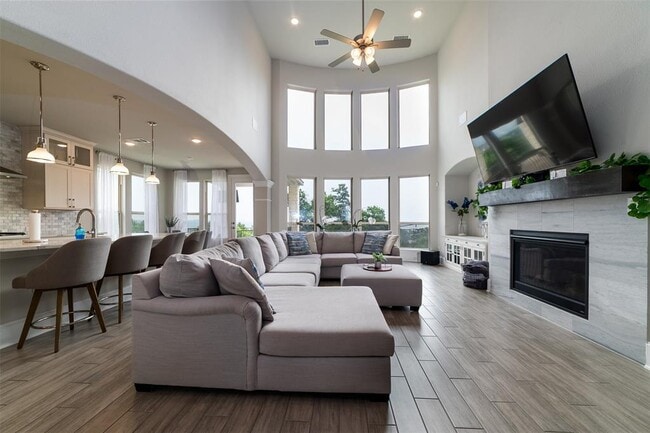 2400 Sunset Vista Cir in Spicewood, TX - Building Photo - Building Photo