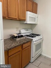 12215 Braxfield Ct, Unit 12 in North Bethesda, MD - Building Photo - Building Photo