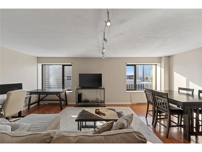 19 S 1st St in Minneapolis, MN - Building Photo - Building Photo