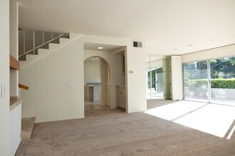 2274 Caminito Castillo in San Diego, CA - Building Photo - Building Photo