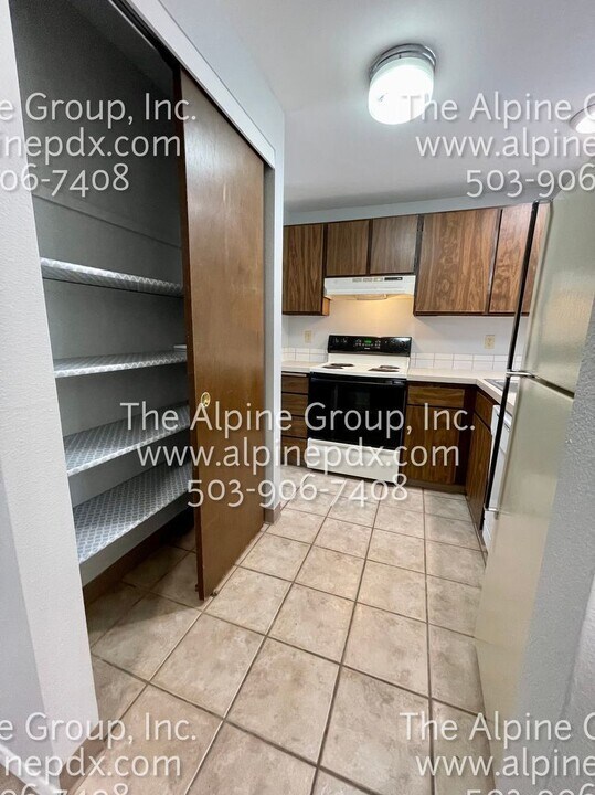 3800 NW Chemult Pl in Portland, OR - Building Photo