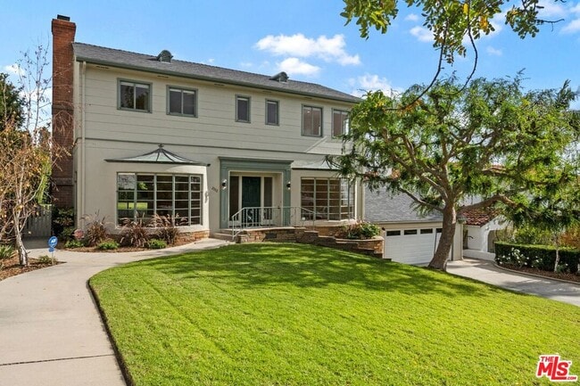 property at 2332 Nottingham Ave