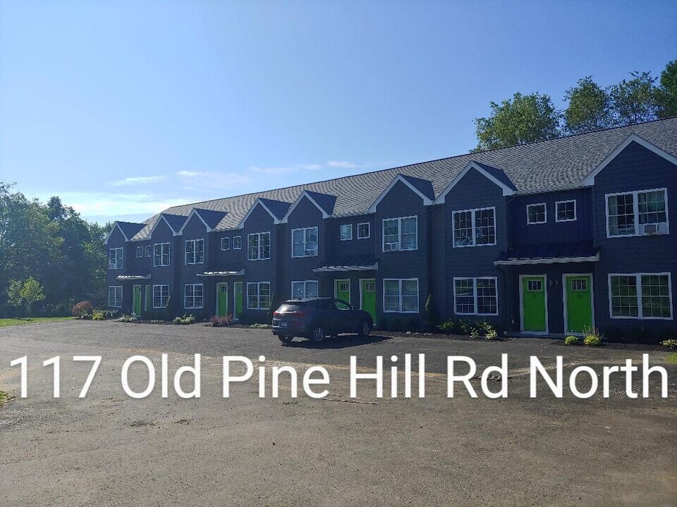 115 Old Pine Hill Rd in Berwick, ME - Building Photo