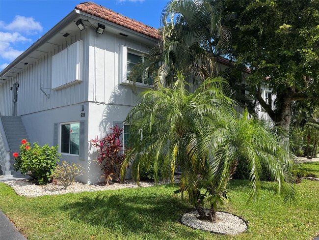 property at 639 W Oakland Park Blvd