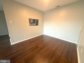 2202 Tanglewood Ct in Washington Township, NJ - Foto de edificio - Building Photo