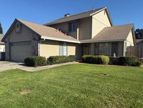 1910 Pebble Beach Dr in Yuba City, CA - Building Photo - Building Photo