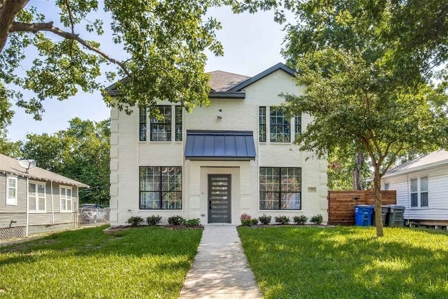 property at 700 Martinique Ave