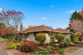 5330 SW Mayfair Ct in Beaverton, OR - Building Photo - Building Photo