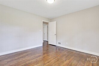 5215 Habersham St in Savannah, GA - Foto de edificio - Building Photo