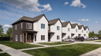 The Bison Lodge in Fargo, ND - Building Photo