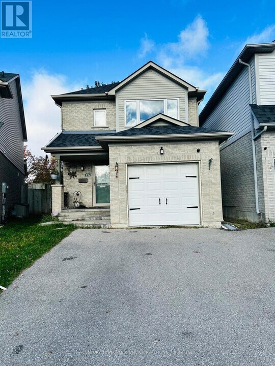 76 Cottingham Crescent in Oshawa, ON - Building Photo
