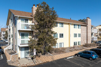 Spinnaker Run Condos in Aurora, CO - Building Photo - Building Photo