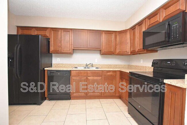 1139 Mercury Dr W in Lakeland, FL - Building Photo - Building Photo