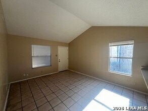 5523 Lochmoor in San Antonio, TX - Building Photo - Building Photo