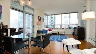 330 W Grand Ave, Unit 1606 in Chicago, IL - Building Photo