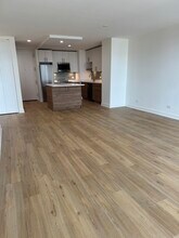 1636 N Wells St, Unit 2003 in Chicago, IL - Building Photo - Building Photo