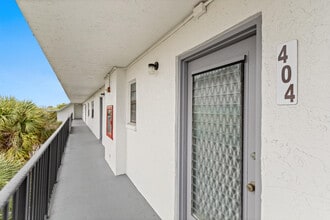 9233 SW 8th St in Boca Raton, FL - Building Photo - Building Photo