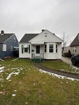 218 W Capistrano Ave in Toledo, OH - Building Photo