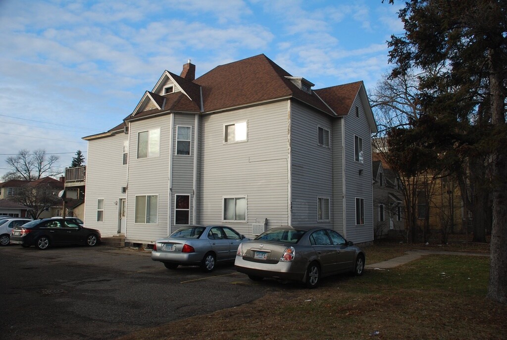 381 5th Ave S in St. Cloud, MN - Building Photo