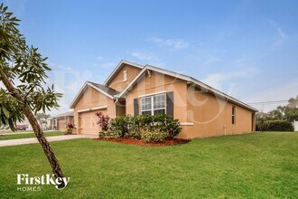 4406 SW 9th Ave in Cape Coral, FL - Foto de edificio - Building Photo