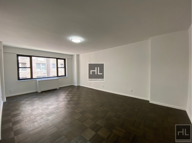 EAST 56 STREET in New York, NY - Building Photo - Building Photo