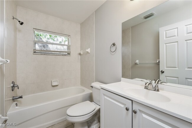 property at 1418 SE 27th Terrace