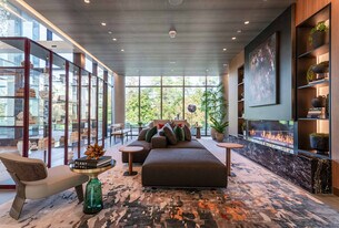 1 Riva Row in The Woodlands, TX - Building Photo