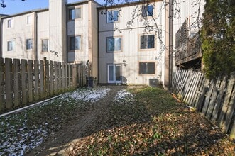 8912 Centerway Rd in Gaithersburg, MD - Building Photo - Building Photo